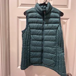 Women's 32 Degrees Teal/Caribbean Blue Zip-Up Puffer Vest in Size Large